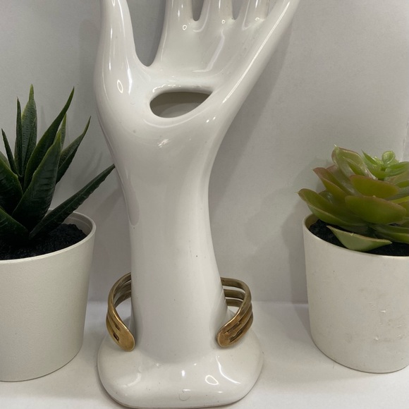 Brass women vintage open cuff bangle bracelet, 1” width. Pre-owned see pictures. - Picture 3 of 7